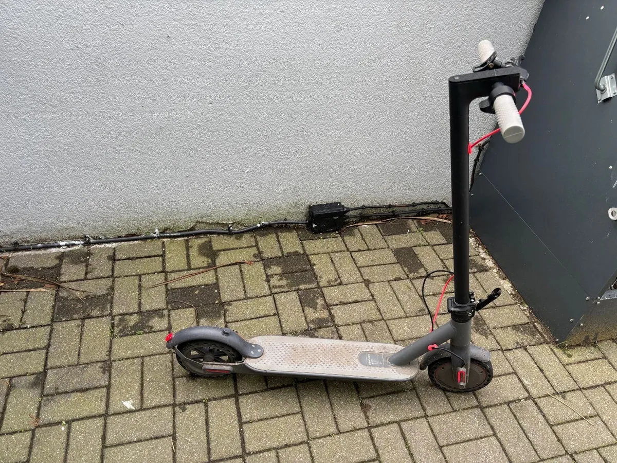 AOVOPRO 7.8-10.5AH EScooter 350W with charger