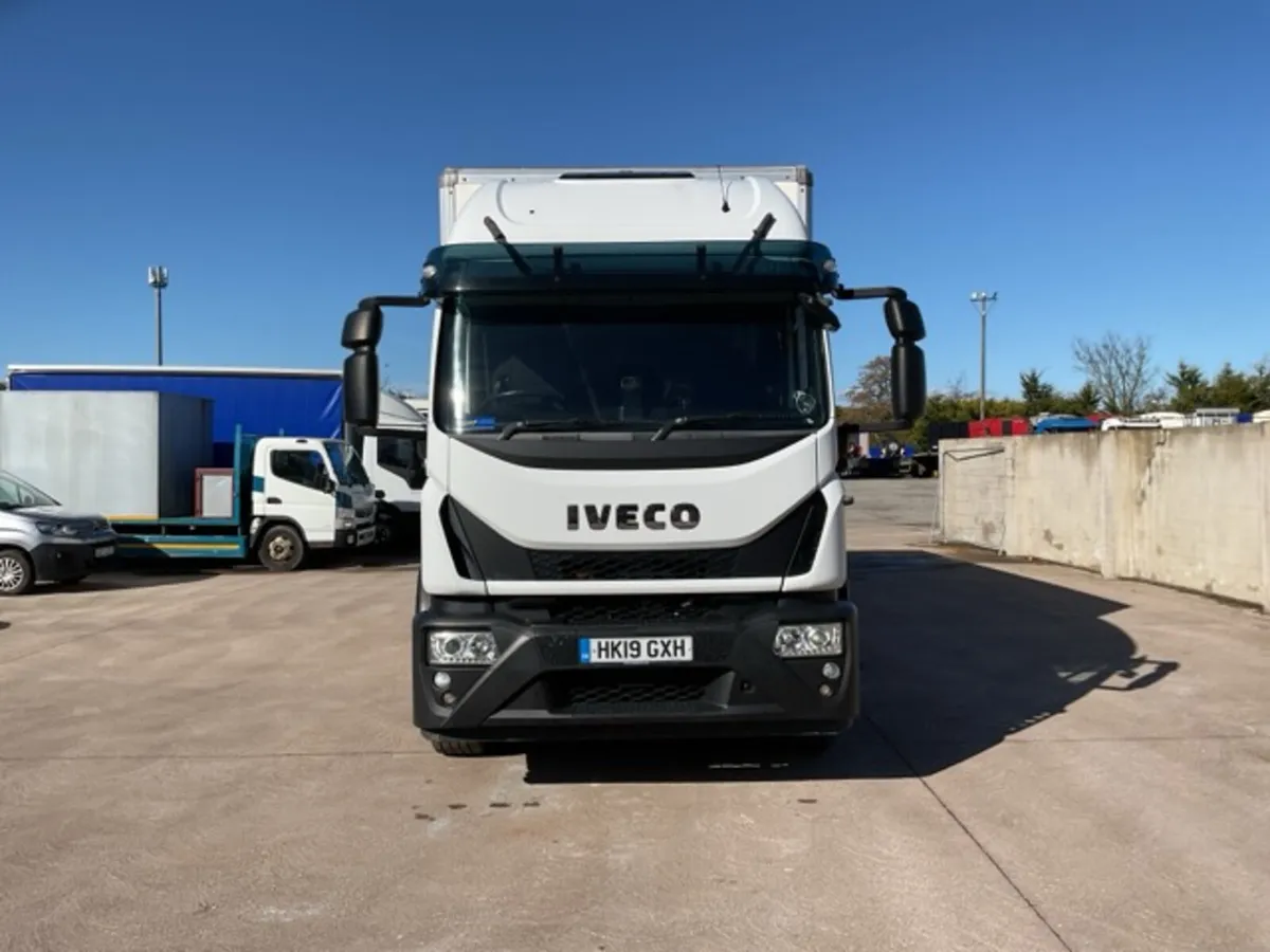 2019 Iveco 180E250 18T Boxvan - Image 2