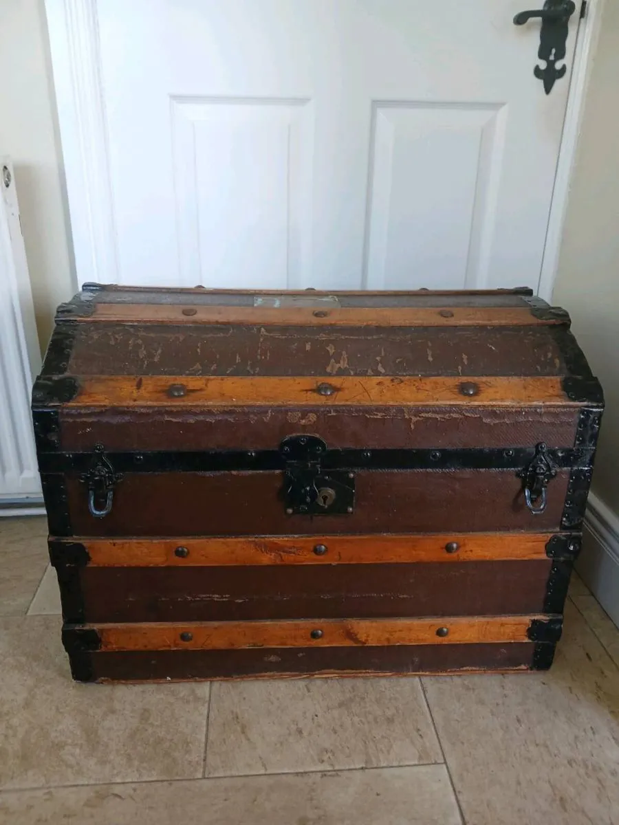 Antique  victoriana steamer  trunk - Image 2