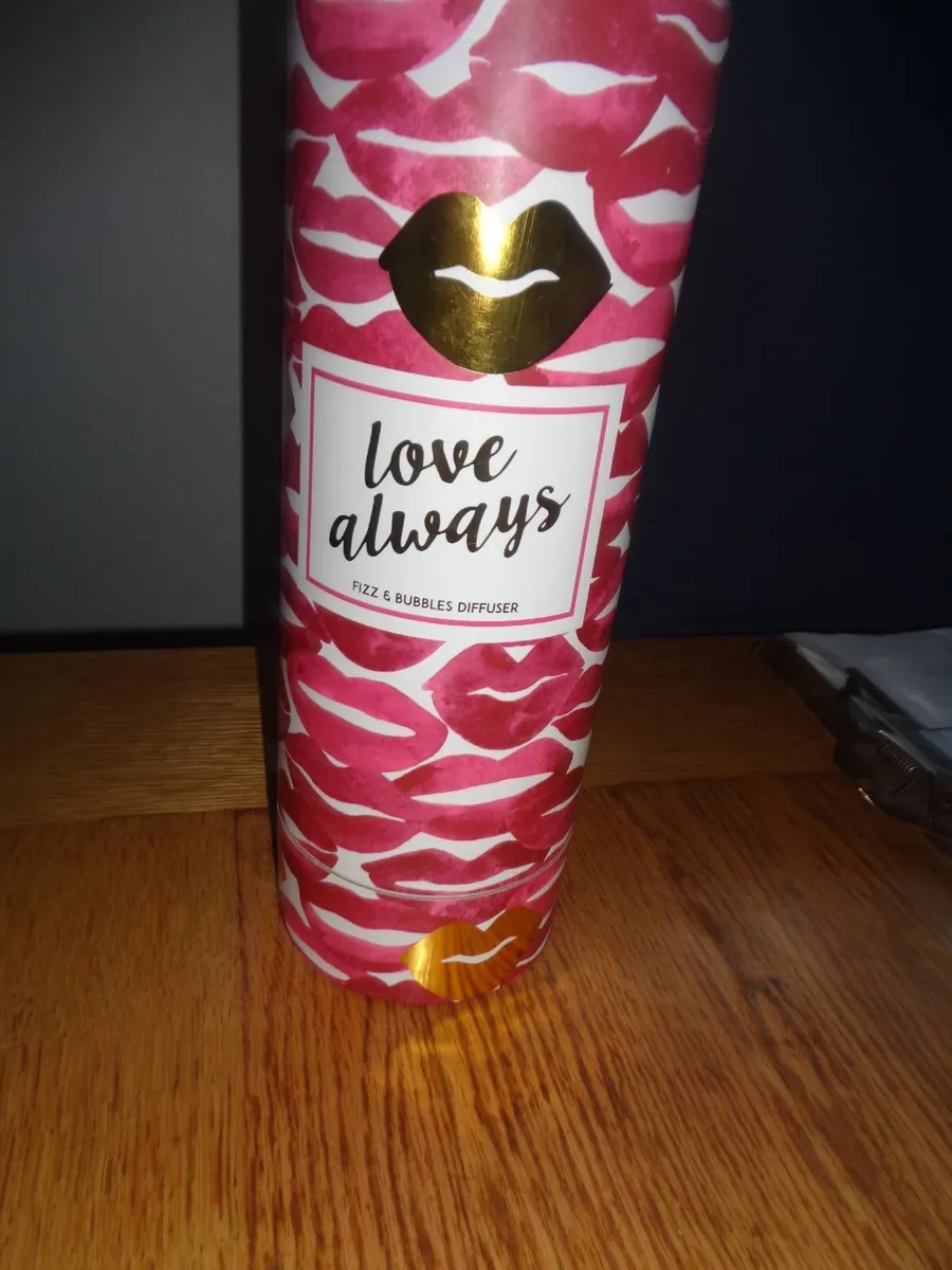 Love Always Fizz & Bubbles Prosecco Reed Diffuser - Image 1