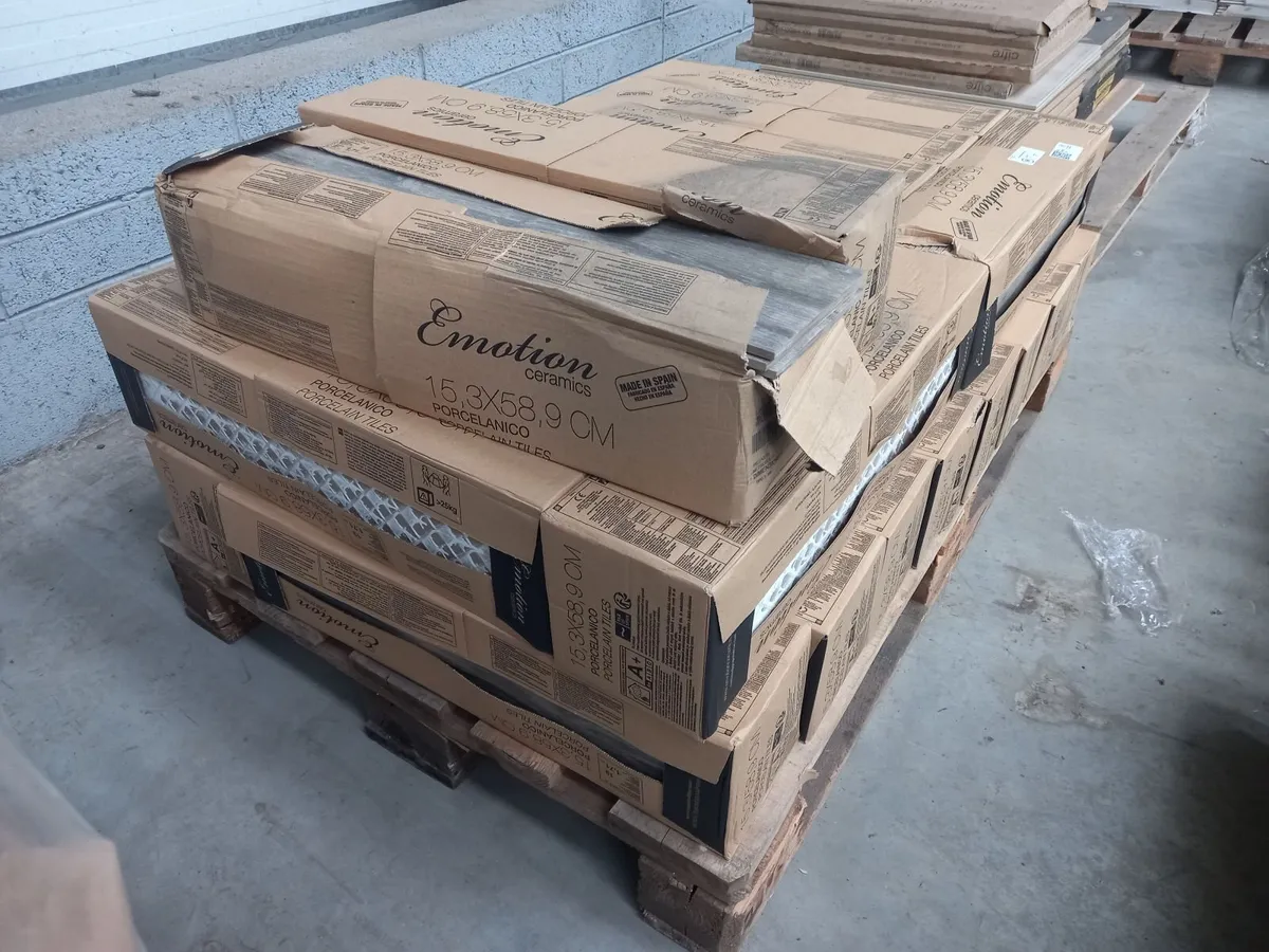 Online Auction Of A Wild Gris Tiles & More! - Image 4