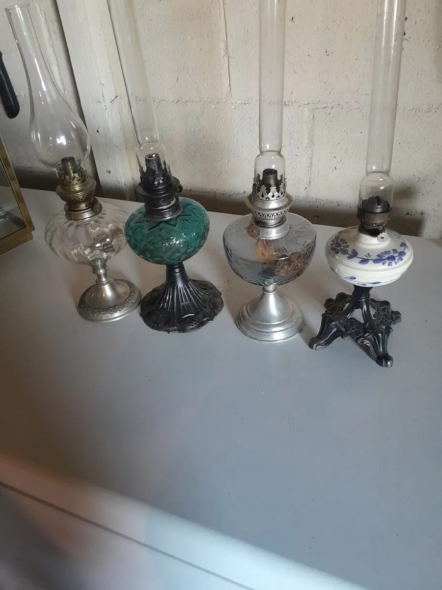 Four  oil lamps - Image 1