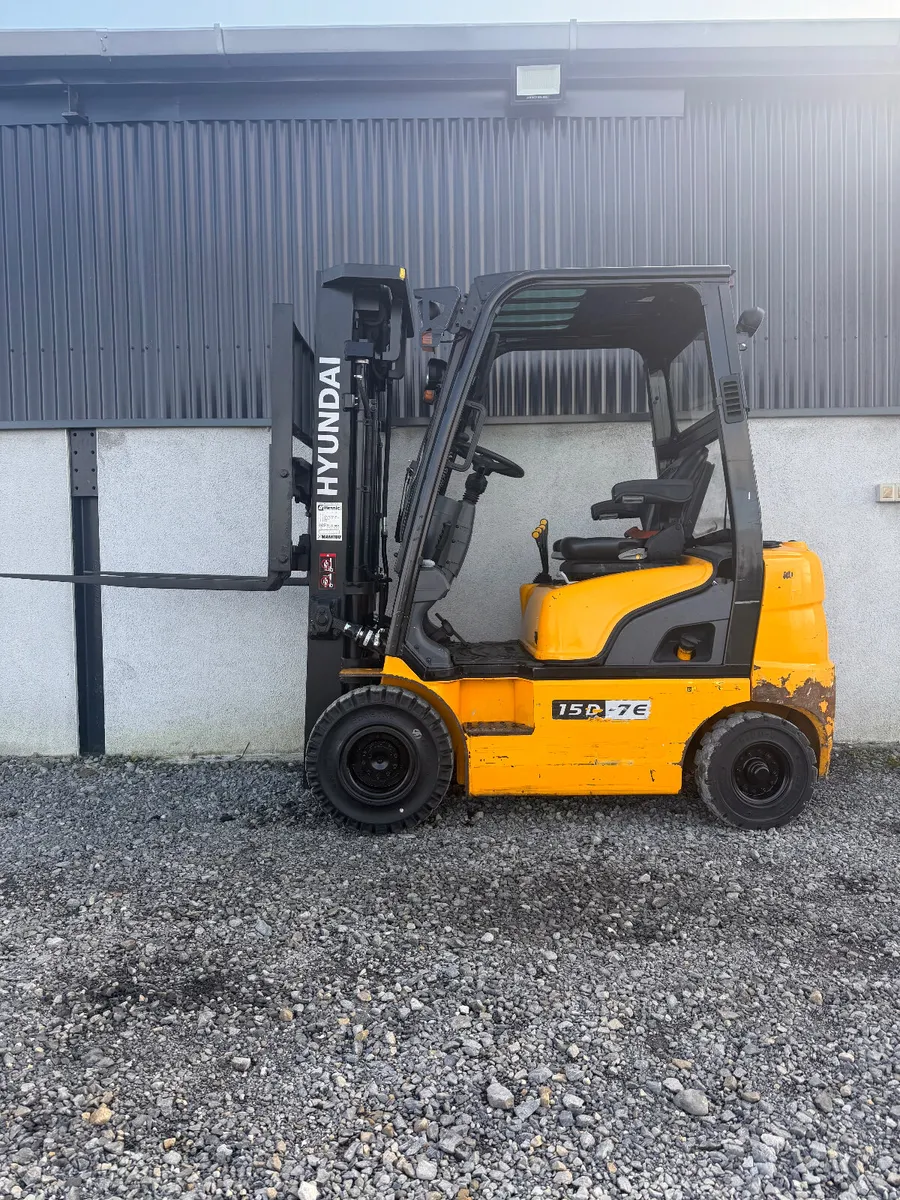 Hyundai 15D-17E Forklift - Image 1
