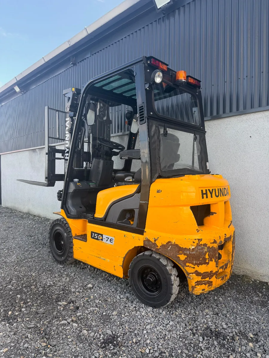 Hyundai 15D-17E Forklift - Image 3