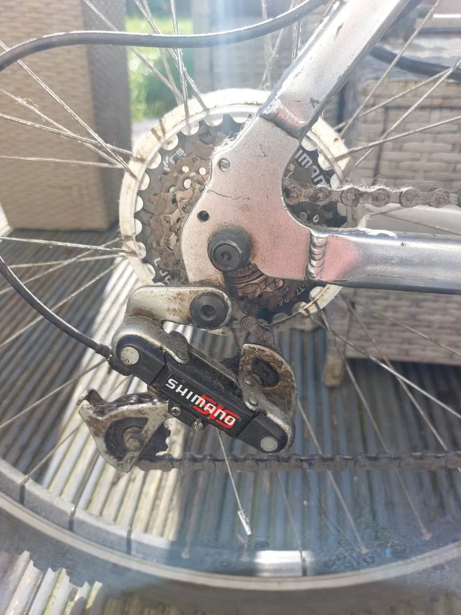 Giant Men’s Bicycle - Image 3