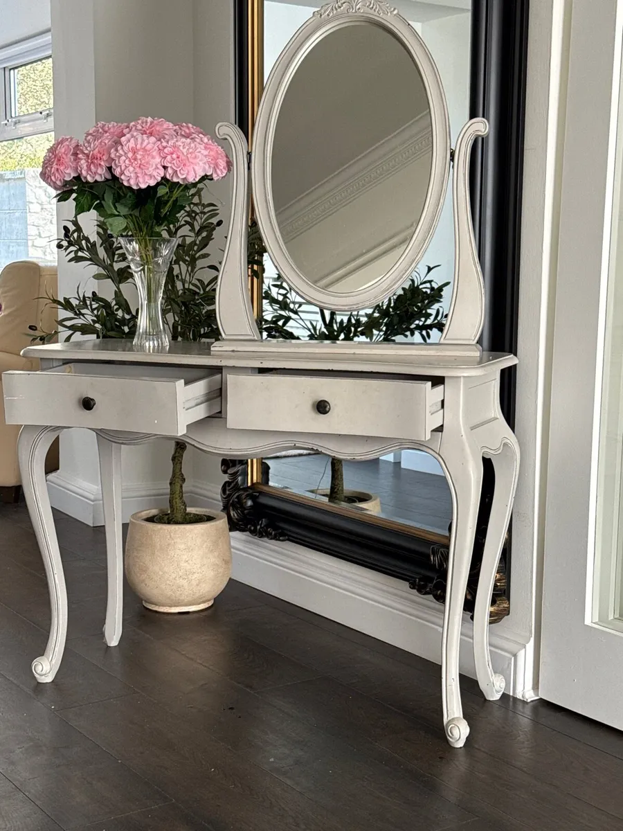 Table and mirror - Image 4