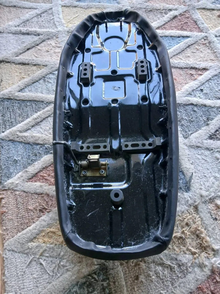 HONDA C90 CUB SEAT. - Image 4