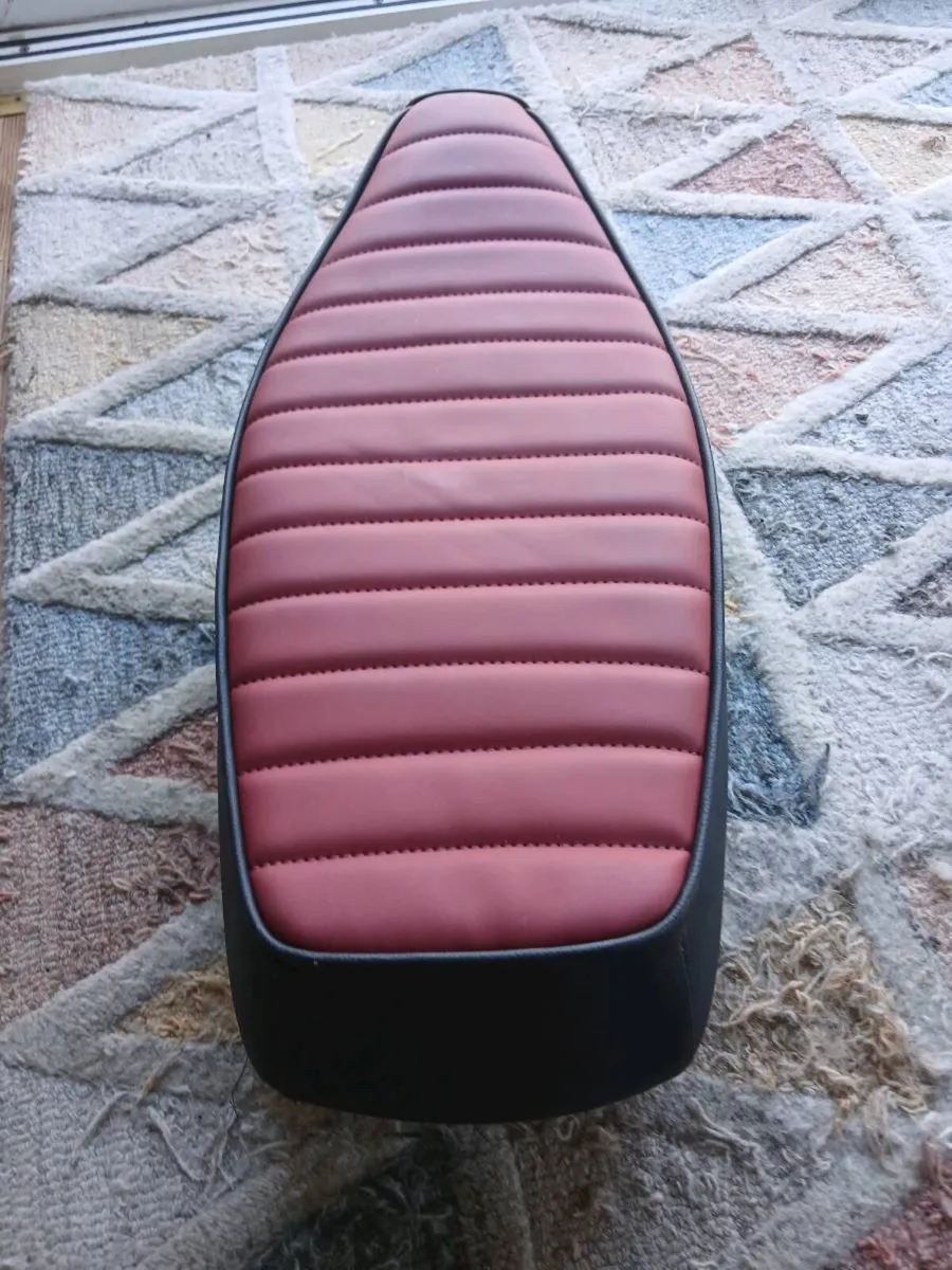 HONDA C90 CUB SEAT. - Image 1