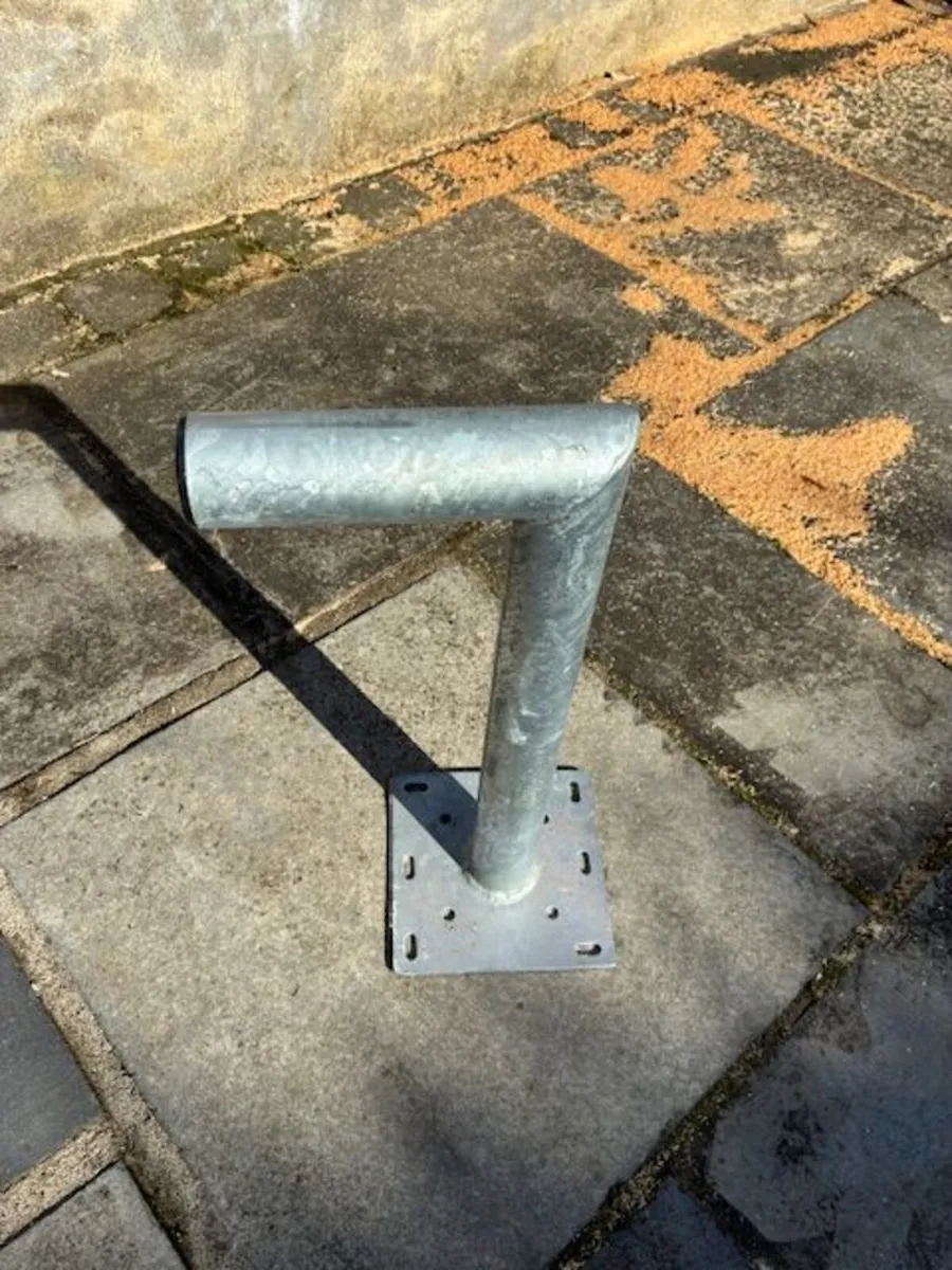 Galvanised Steel Satellite Dish Bracket - Image 2