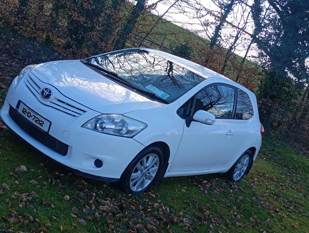12  Toyota auris 1.4 D4D van new crvt and tax - Image 2