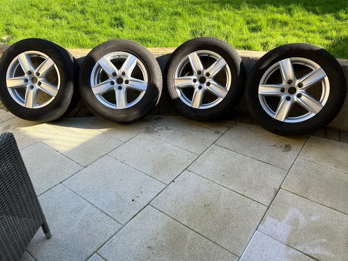 Genuine 18 inch OEM Alloys - Image 1