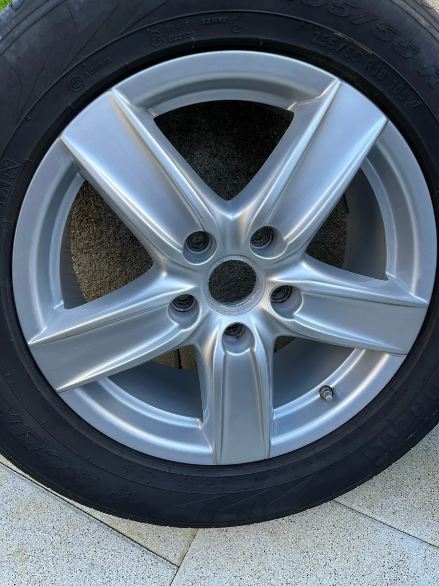 Genuine 18 inch OEM Alloys - Image 4