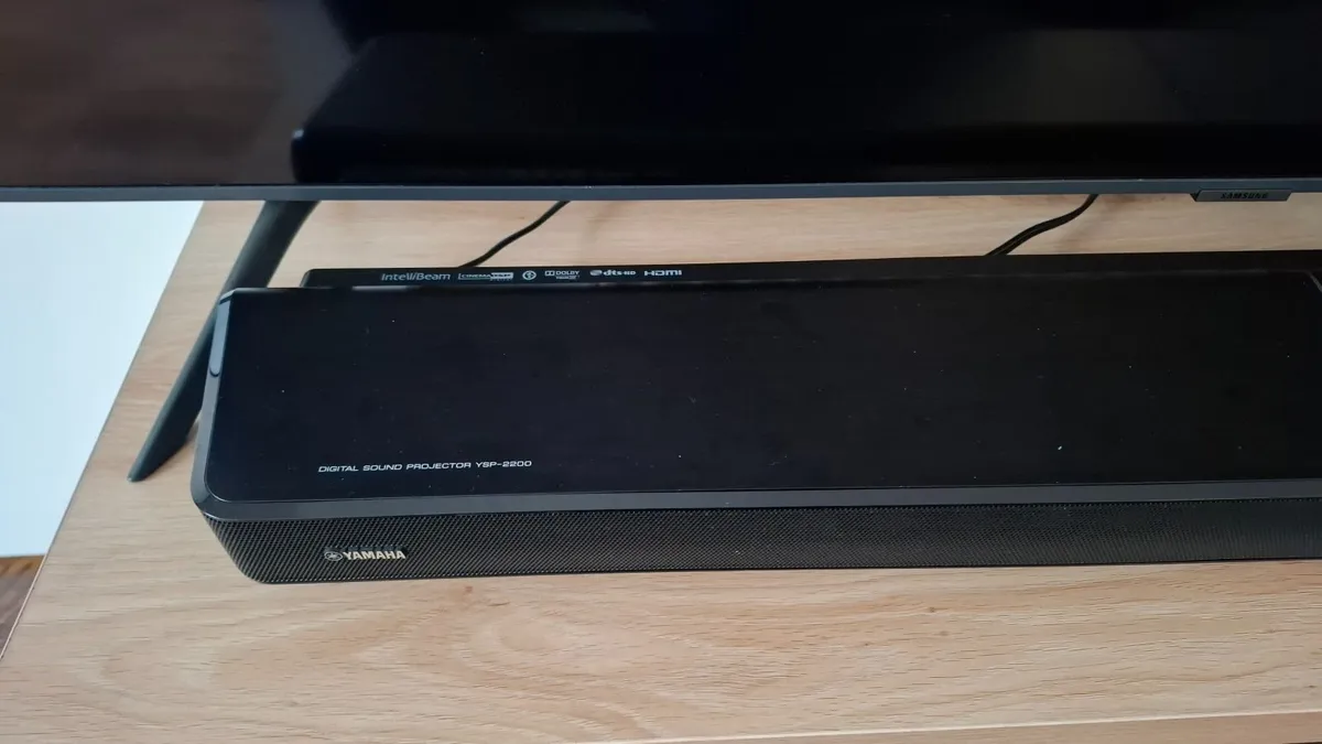 Samsung 55" + Yamaha sound projector - Image 2