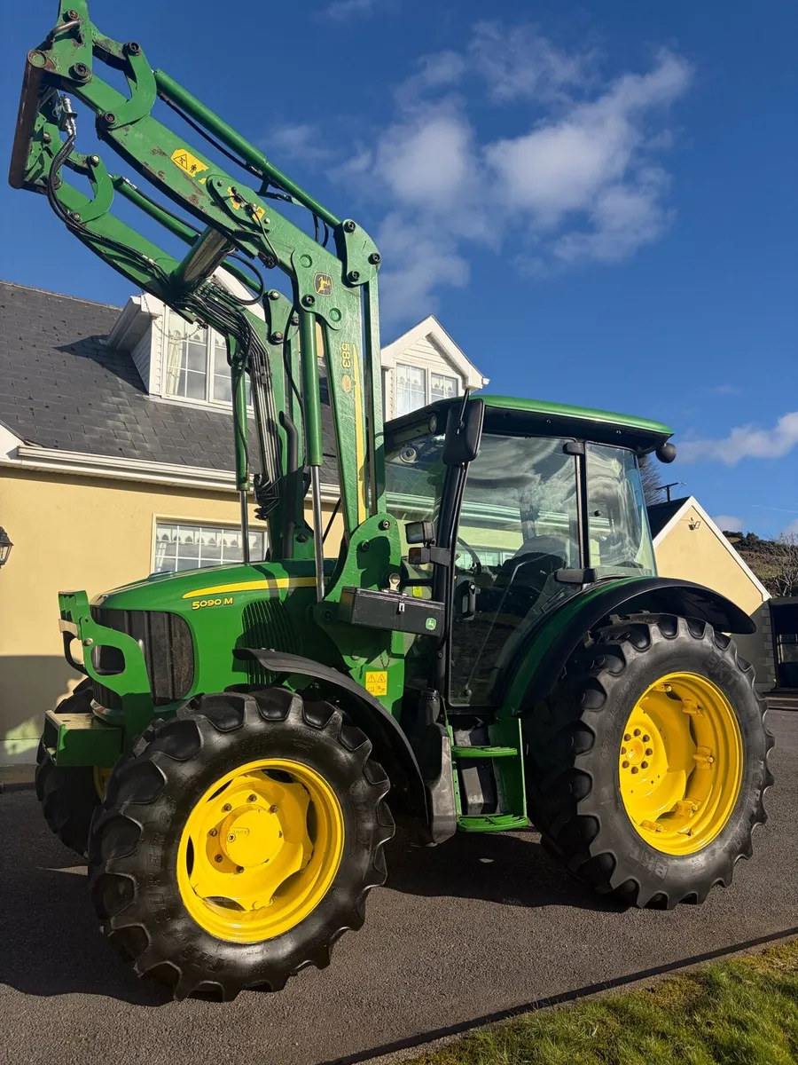2011 John Deere 5090M - Image 2