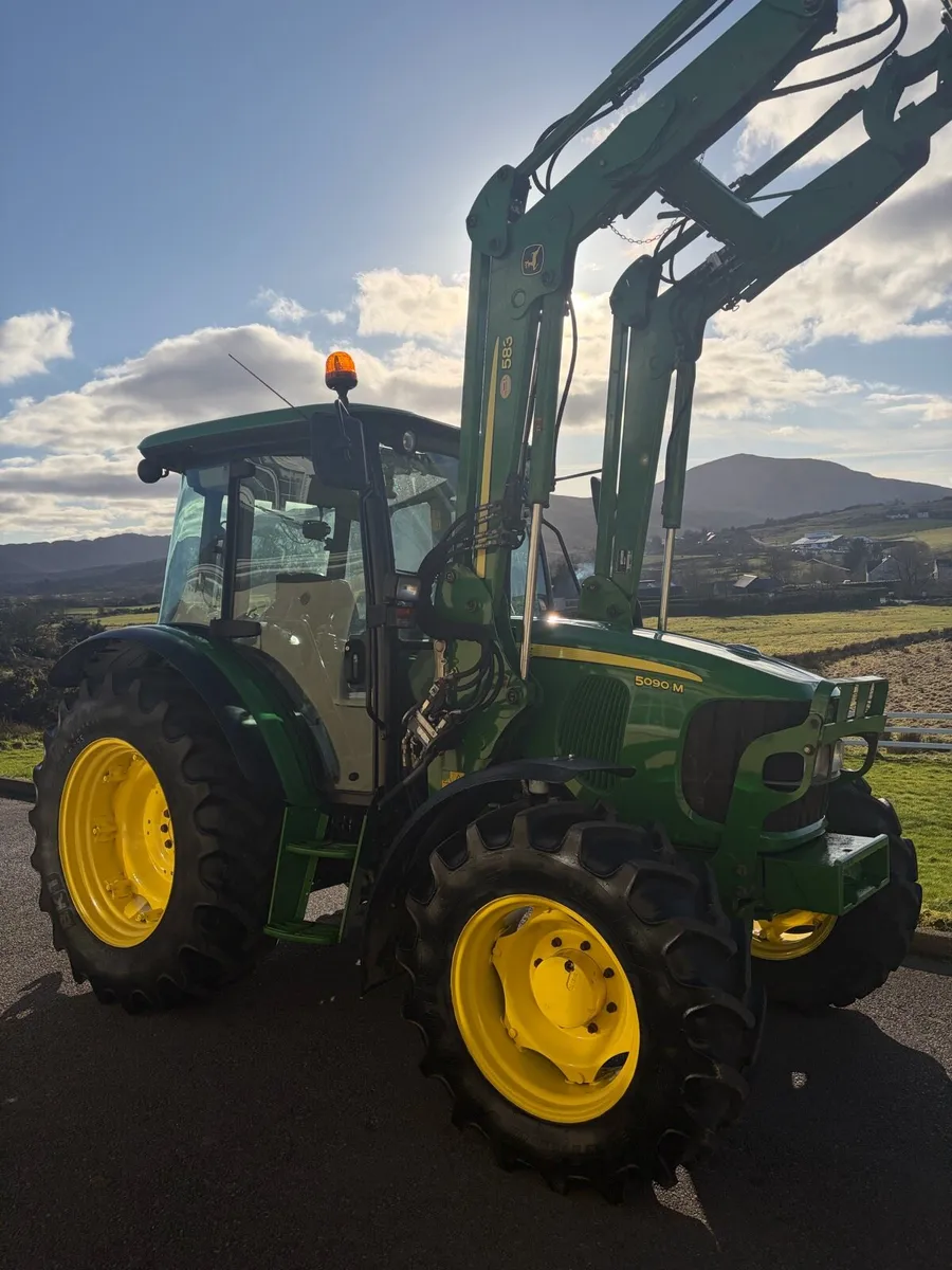2011 John Deere 5090M - Image 3