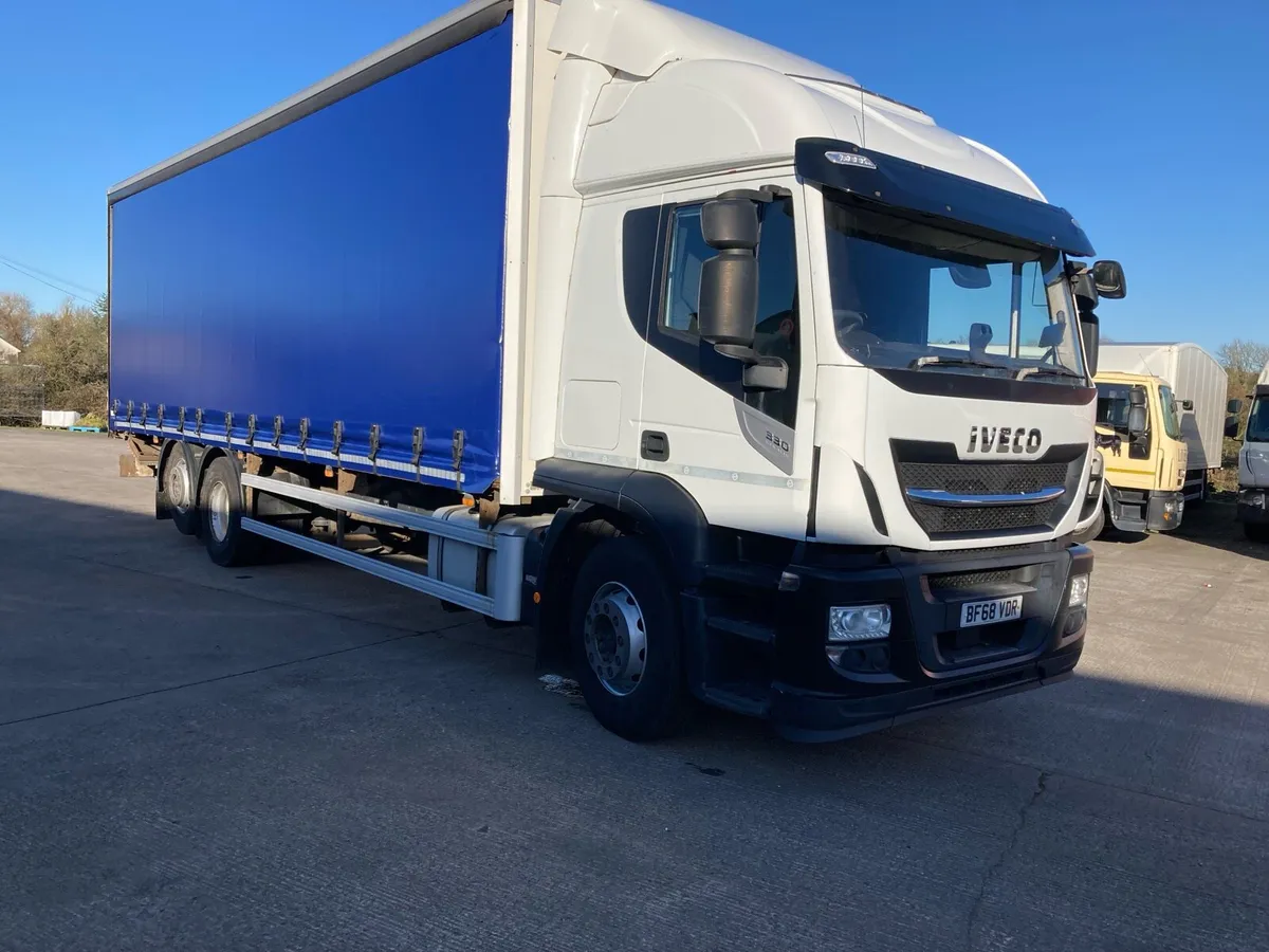2018 Iveco Stralis 6x2 curtainside - Image 1