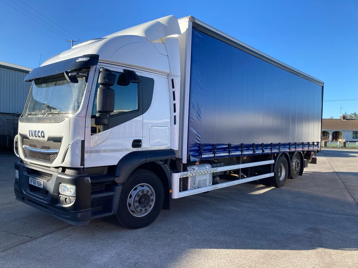 2018 Iveco Stralis 6x2 curtainside - Image 2