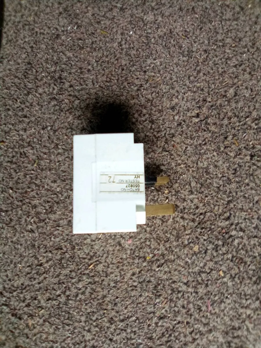 5. METRE. LEAD.  LIGHT.  AND. ADAPTOR. AND. SWITCH - Image 3