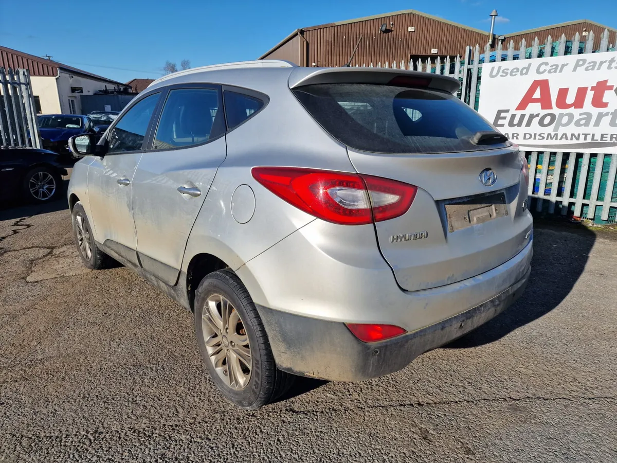 14 HYUNDAI IX35  4WD 2.0 CRDI (D4HA) FOR BREAKING - Image 3