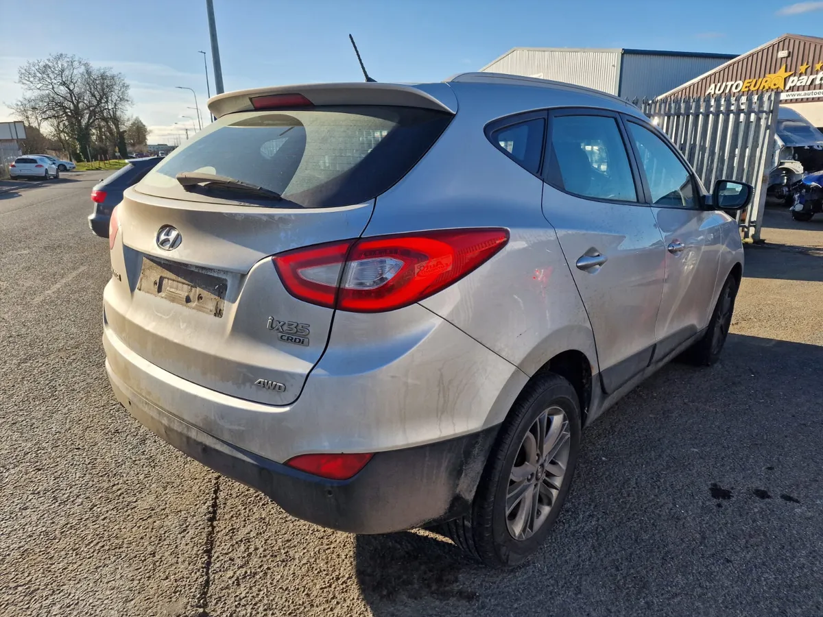 14 HYUNDAI IX35  4WD 2.0 CRDI (D4HA) FOR BREAKING - Image 4