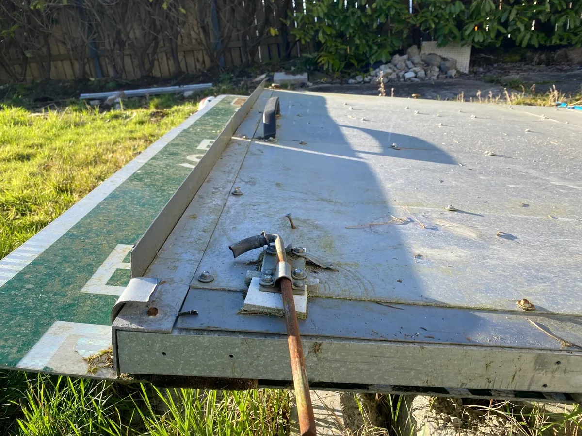 Galvanised steel shed door - Image 1