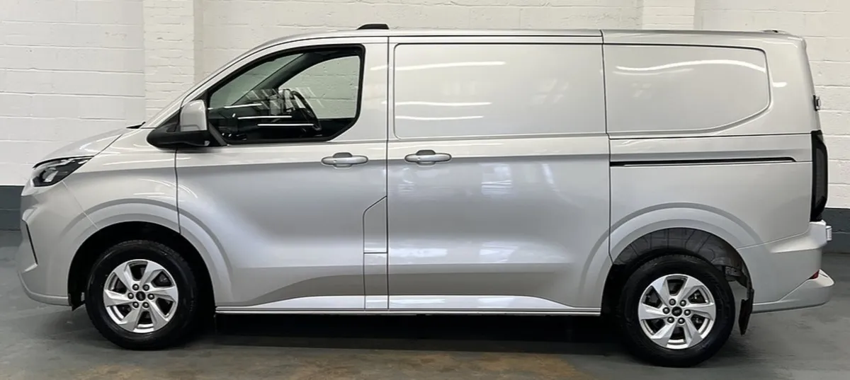 2024 Ford Transit Custom Panel Van - Image 4