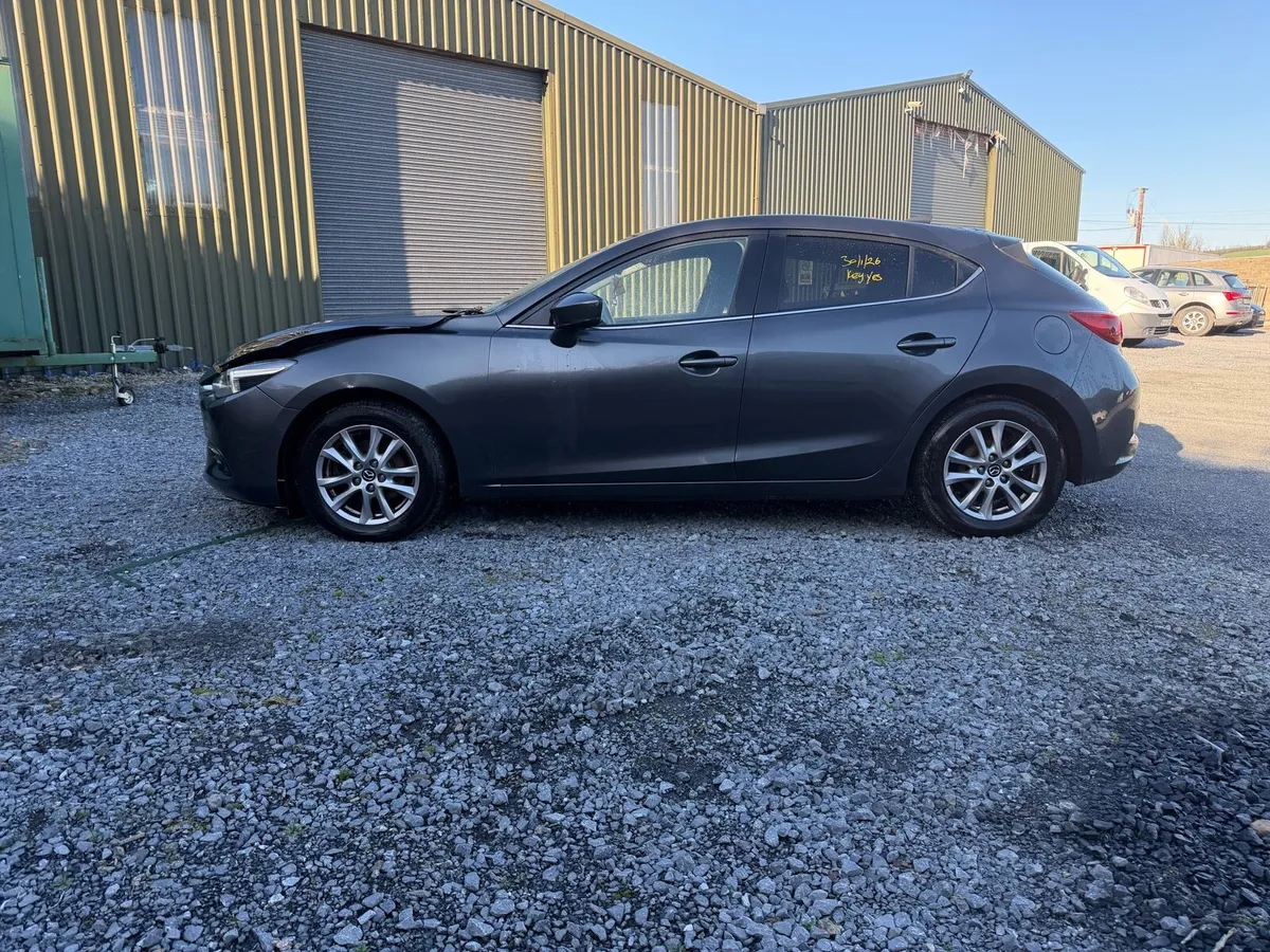 2017 Mazda 3   1.6 diesel - Image 3
