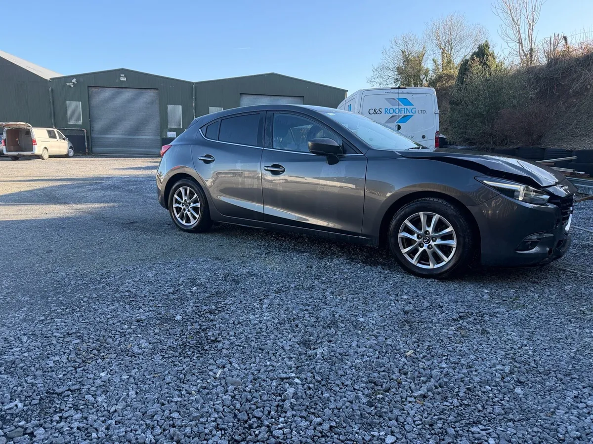 2017 Mazda 3   1.6 diesel - Image 1