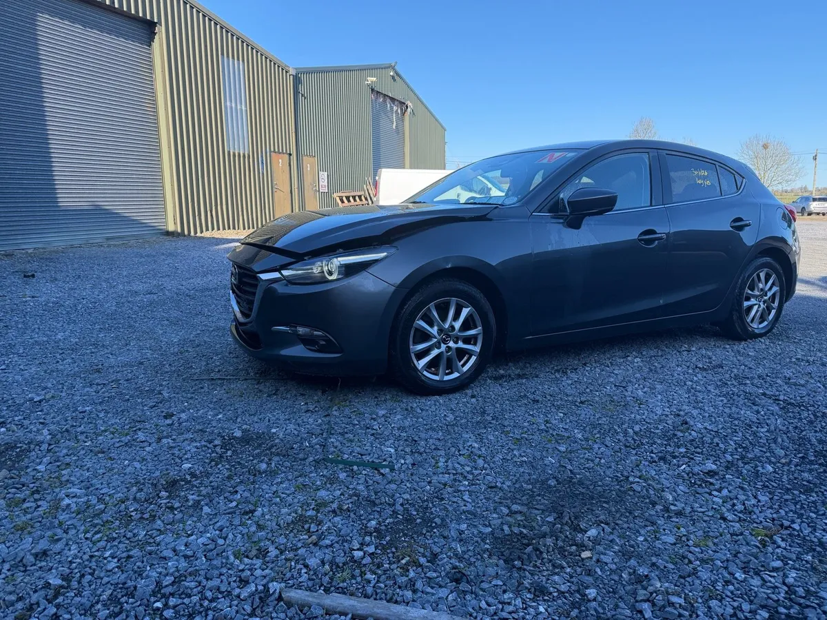 2017 Mazda 3   1.6 diesel - Image 2