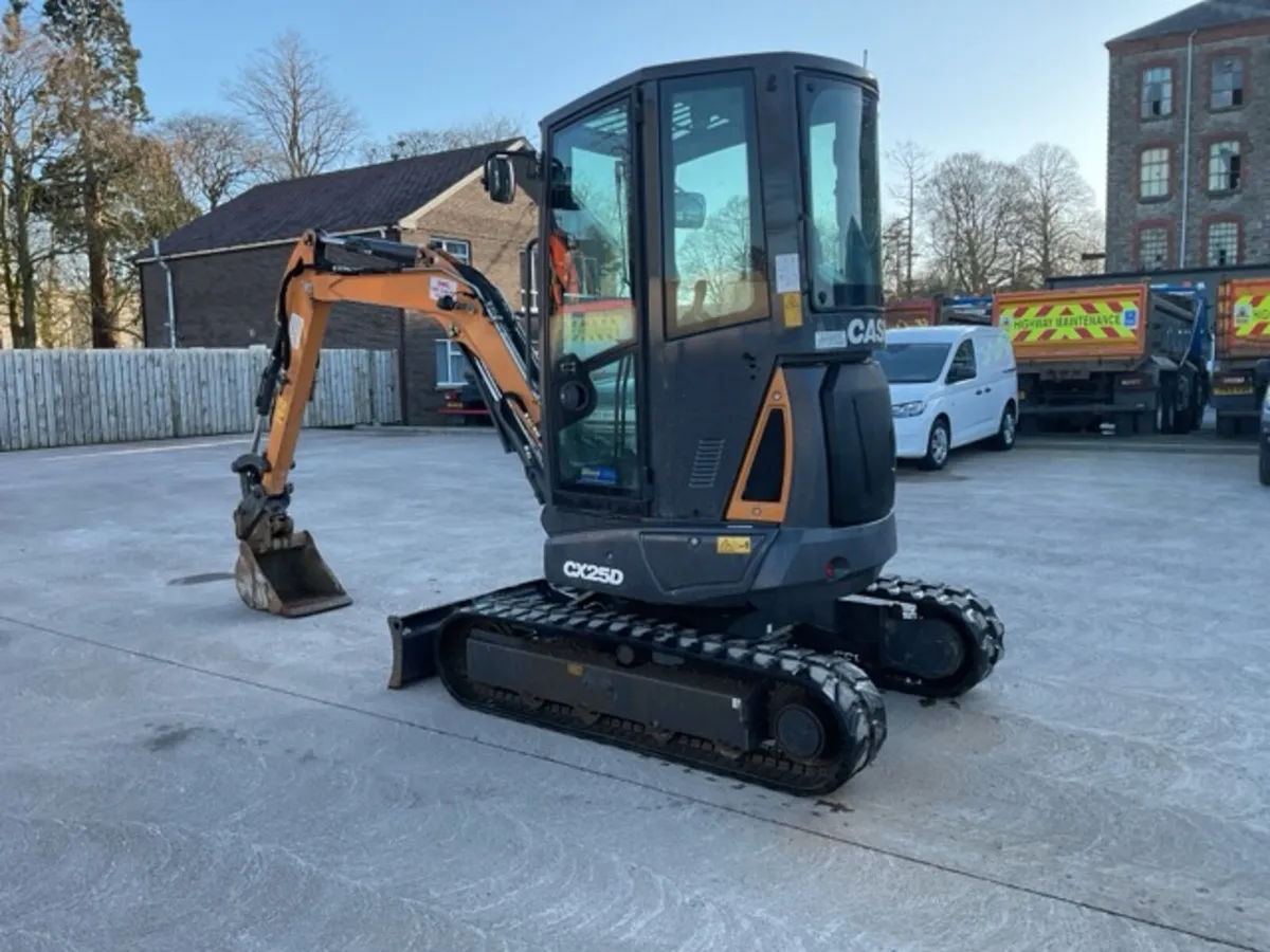 2023 CASE CX25D Mini Excavator - Image 4