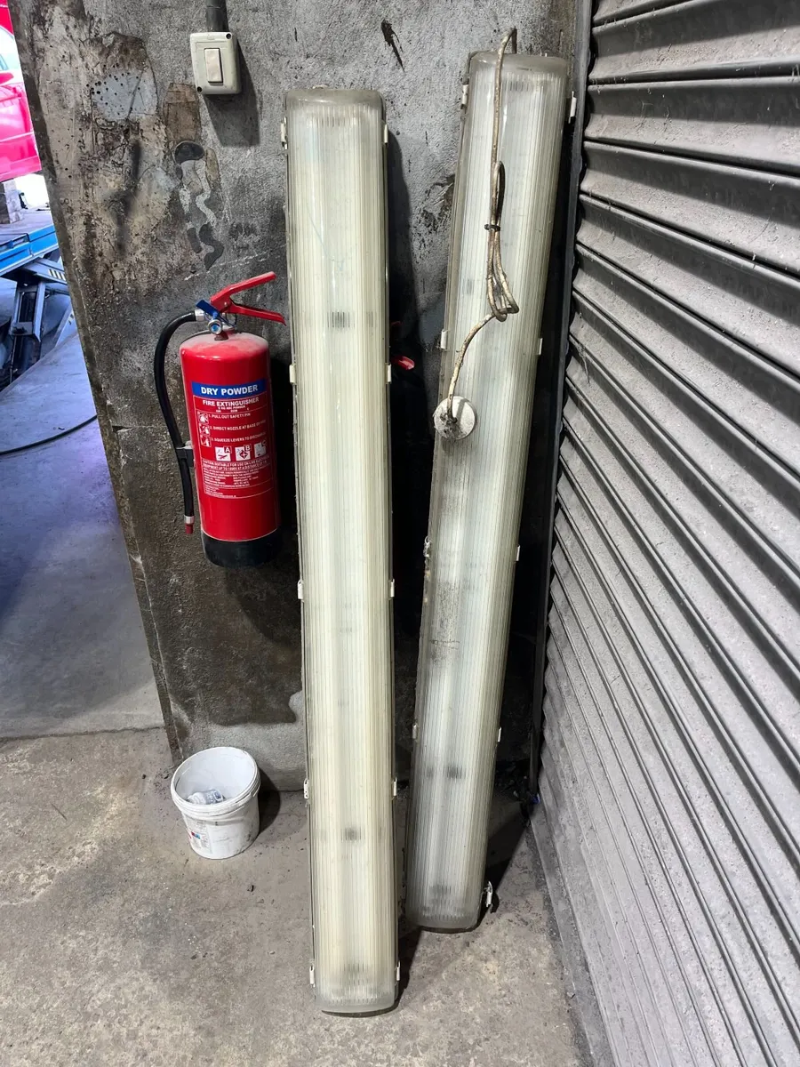 Garage Lights - Image 4