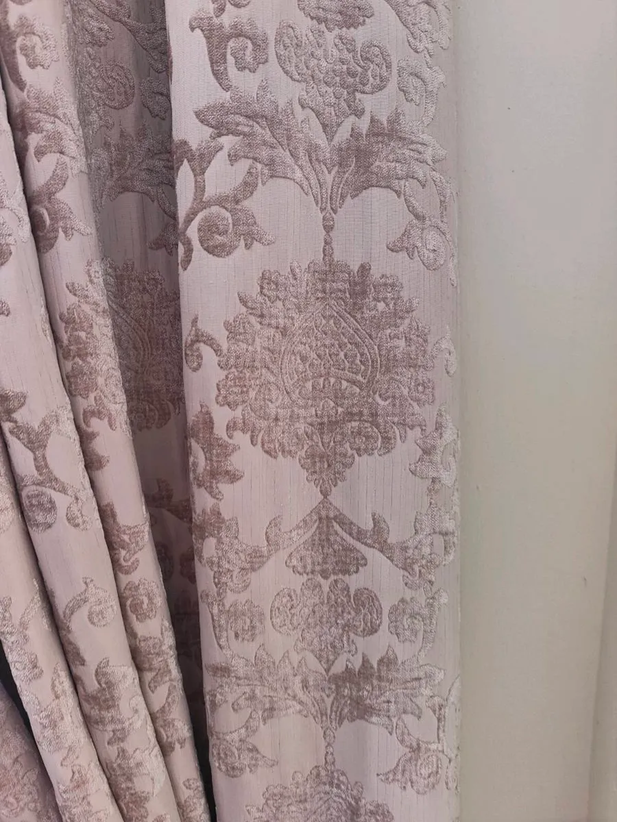 Curtains - Image 2