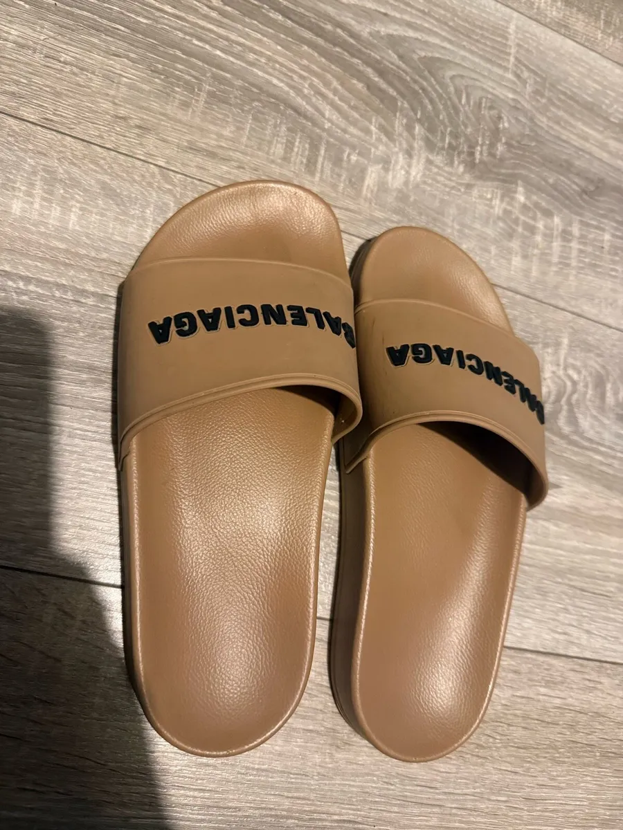 Balenciaga Pool Size 4 - Image 1