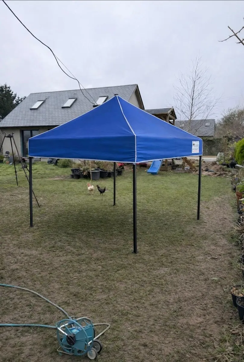 2x2m pop up gazebo