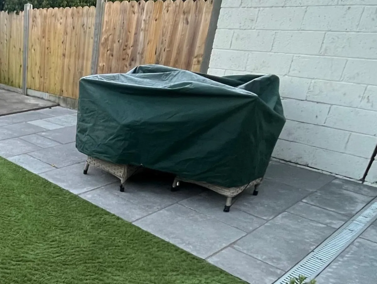 Garden Rattan Table with 4 chairs and umbrella - Image 2