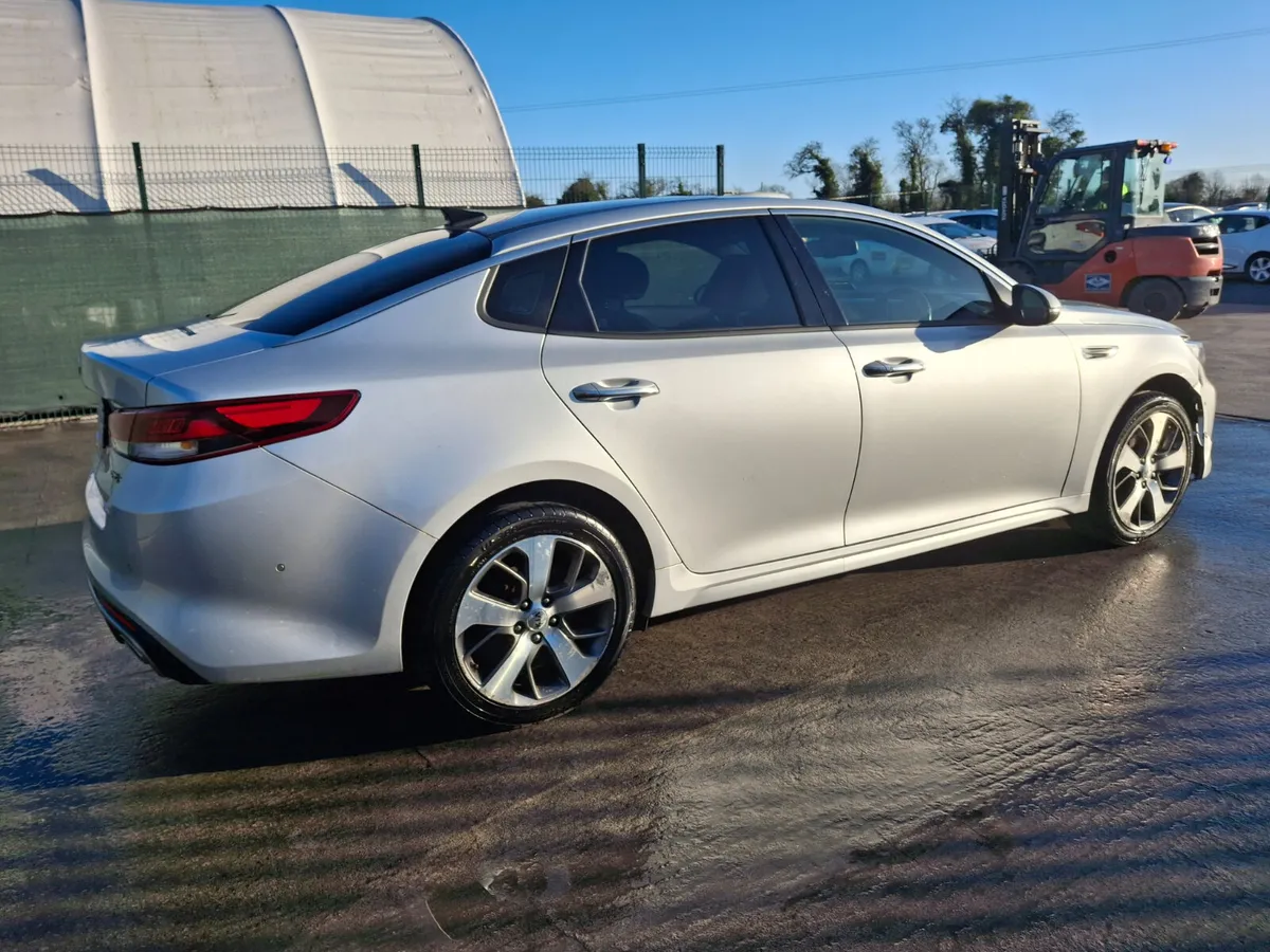 2017 Kia Optima  GT LINE  Automatic - Image 4