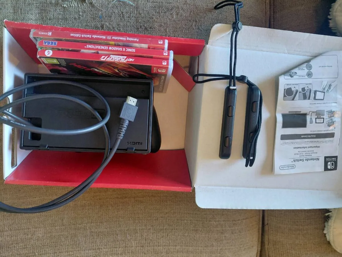 Ninetendo Switch - Image 3