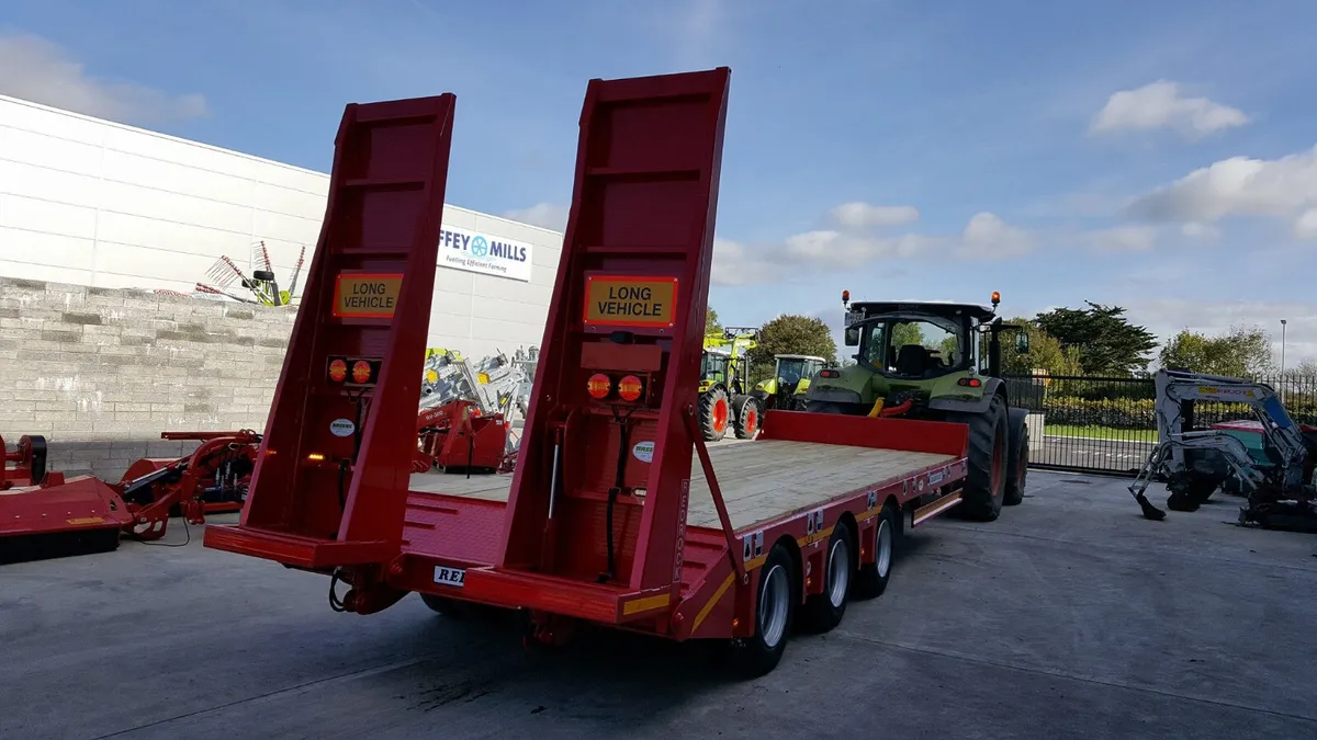 New Redrock Tri-Axle low loaders in stock - Image 4