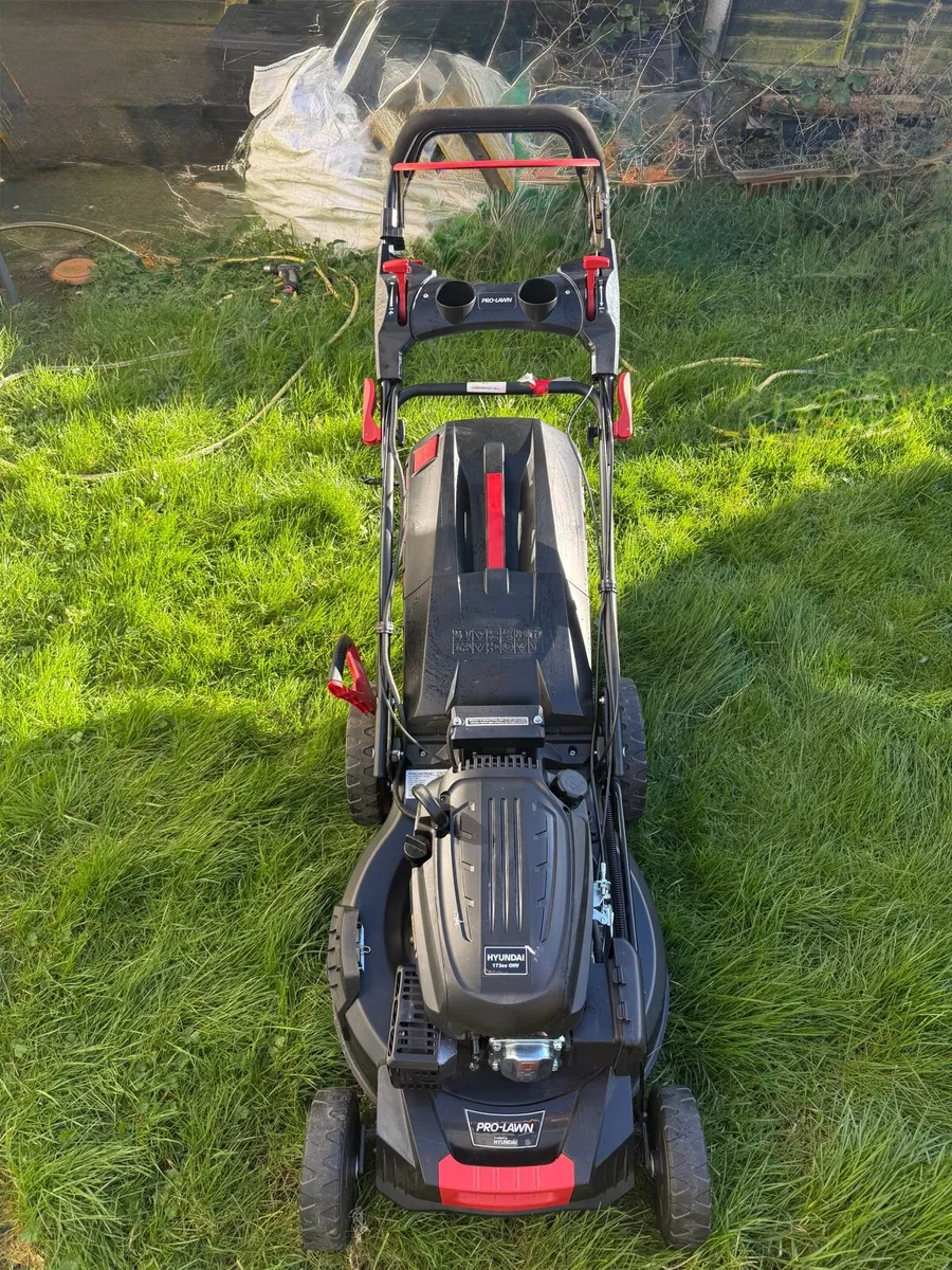 Self Propelled Electric Start Hyundai Lawnmower - Image 1
