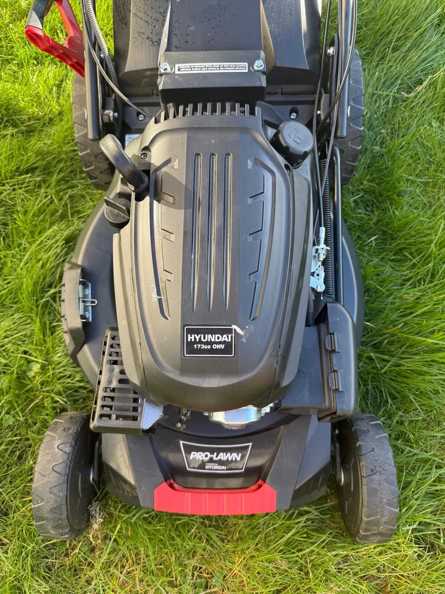 Self Propelled Electric Start Hyundai Lawnmower - Image 2