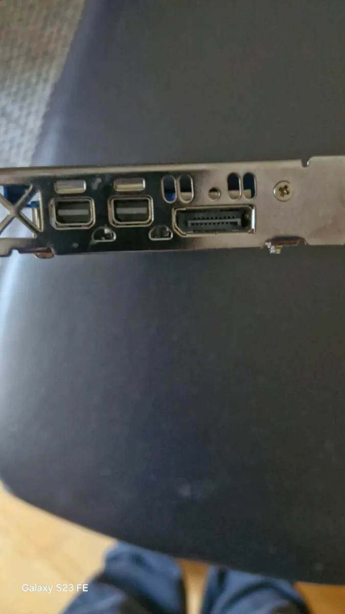 Radeon PRO WX 2100 2GB - Image 2