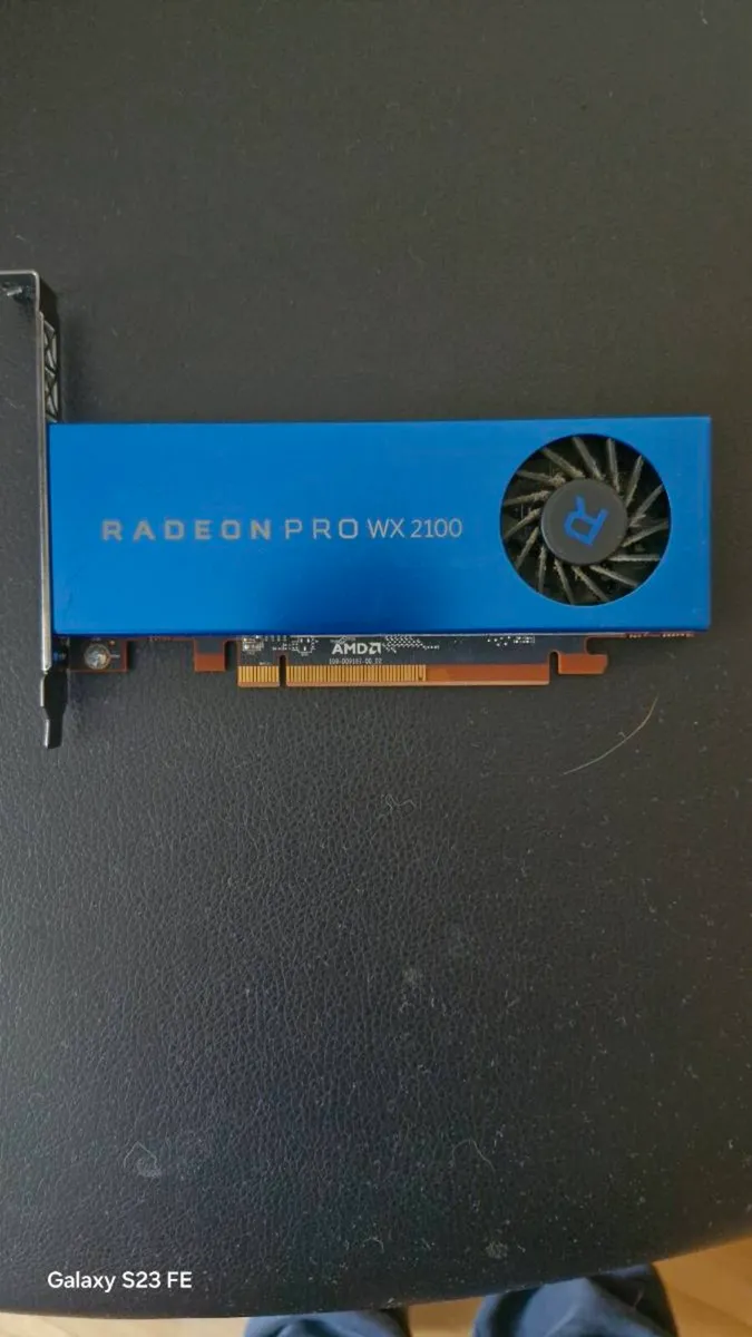 Radeon PRO WX 2100 2GB - Image 1