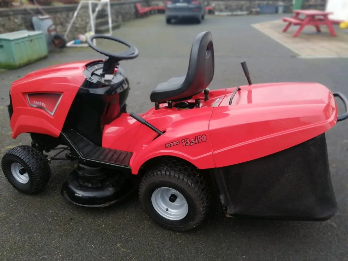 Ride on lawn mower Hydrostatic - Image 1