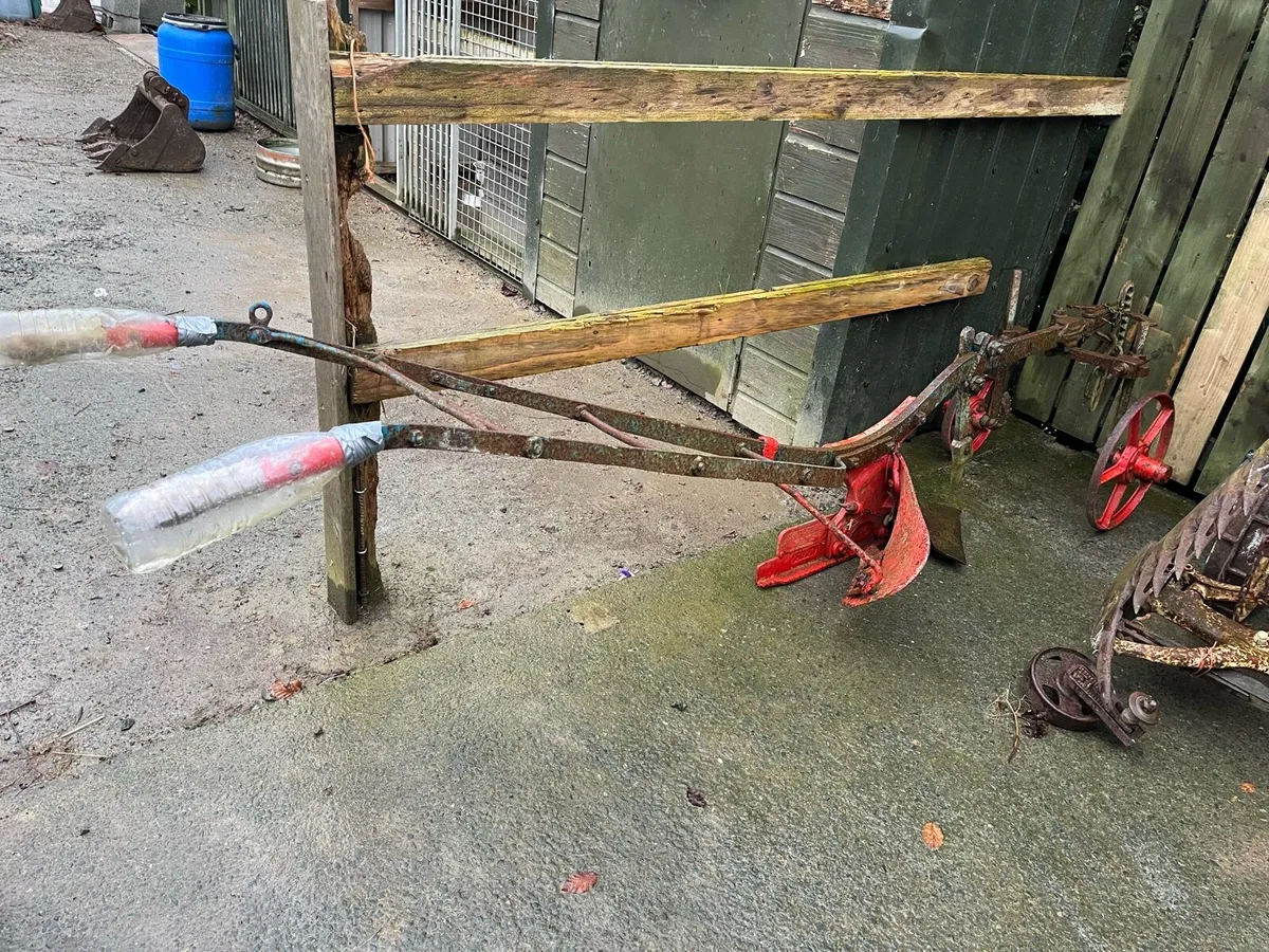 Horse plough and topper - Image 2