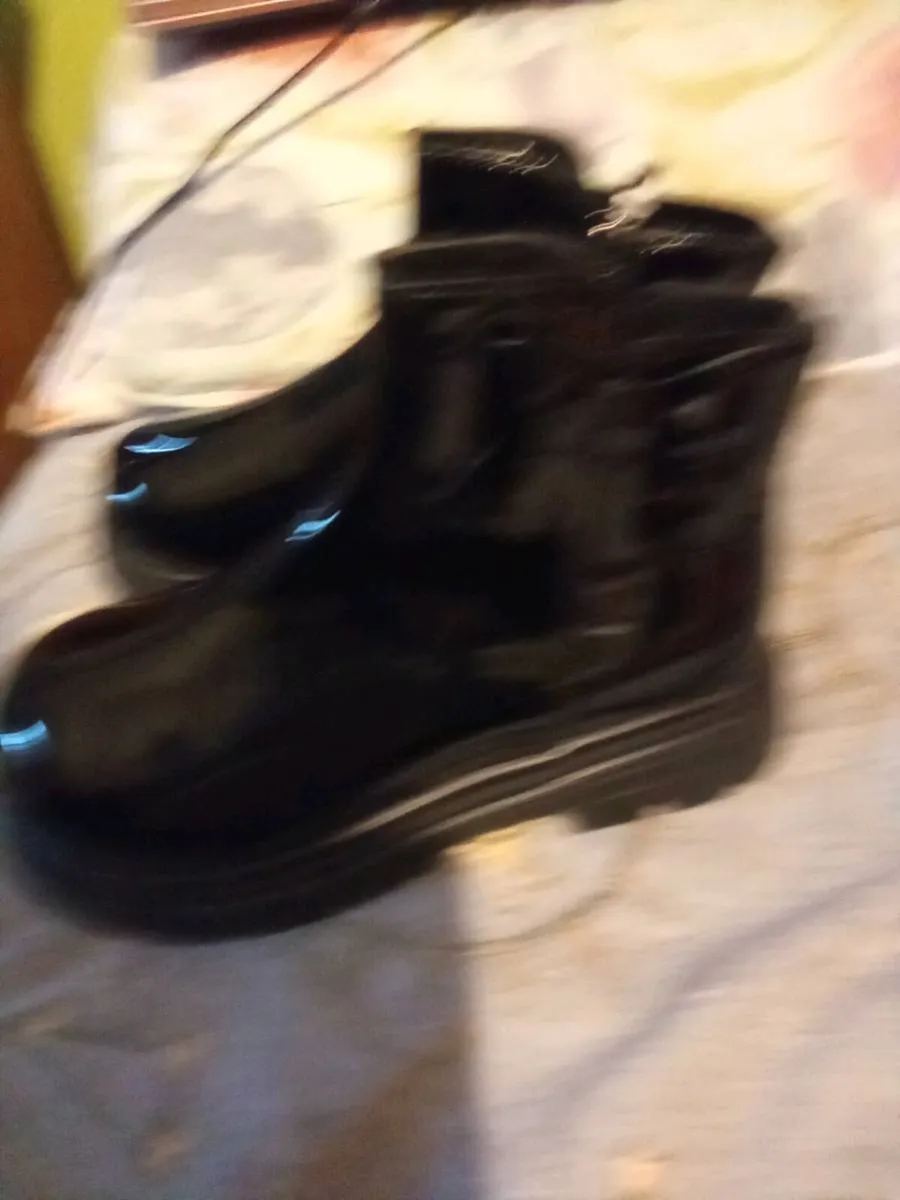 Shoes size EU 34/ UK 2 - Image 3