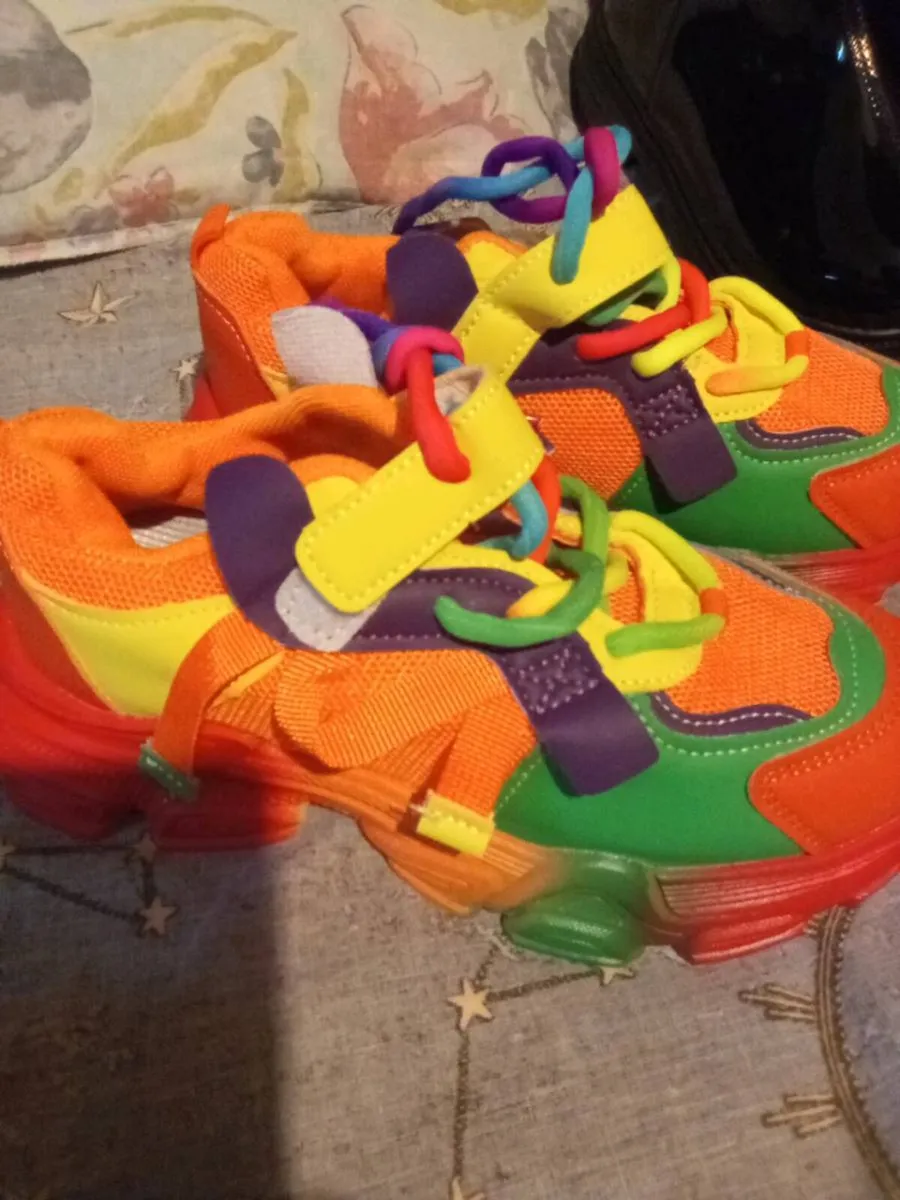 Shoes size EU 34/ UK 2 - Image 4