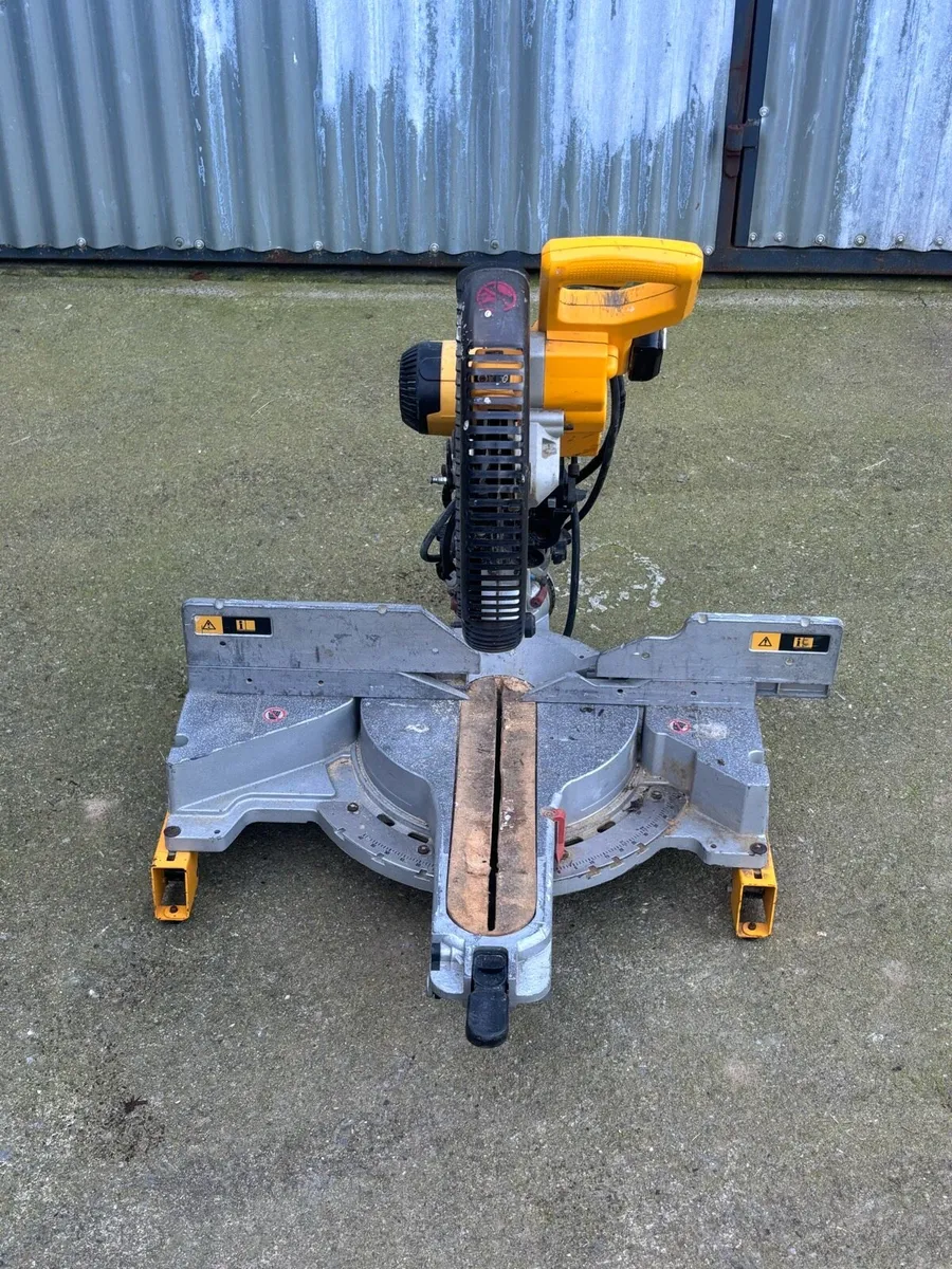DEWALT DW7T8V chop saw - Image 1