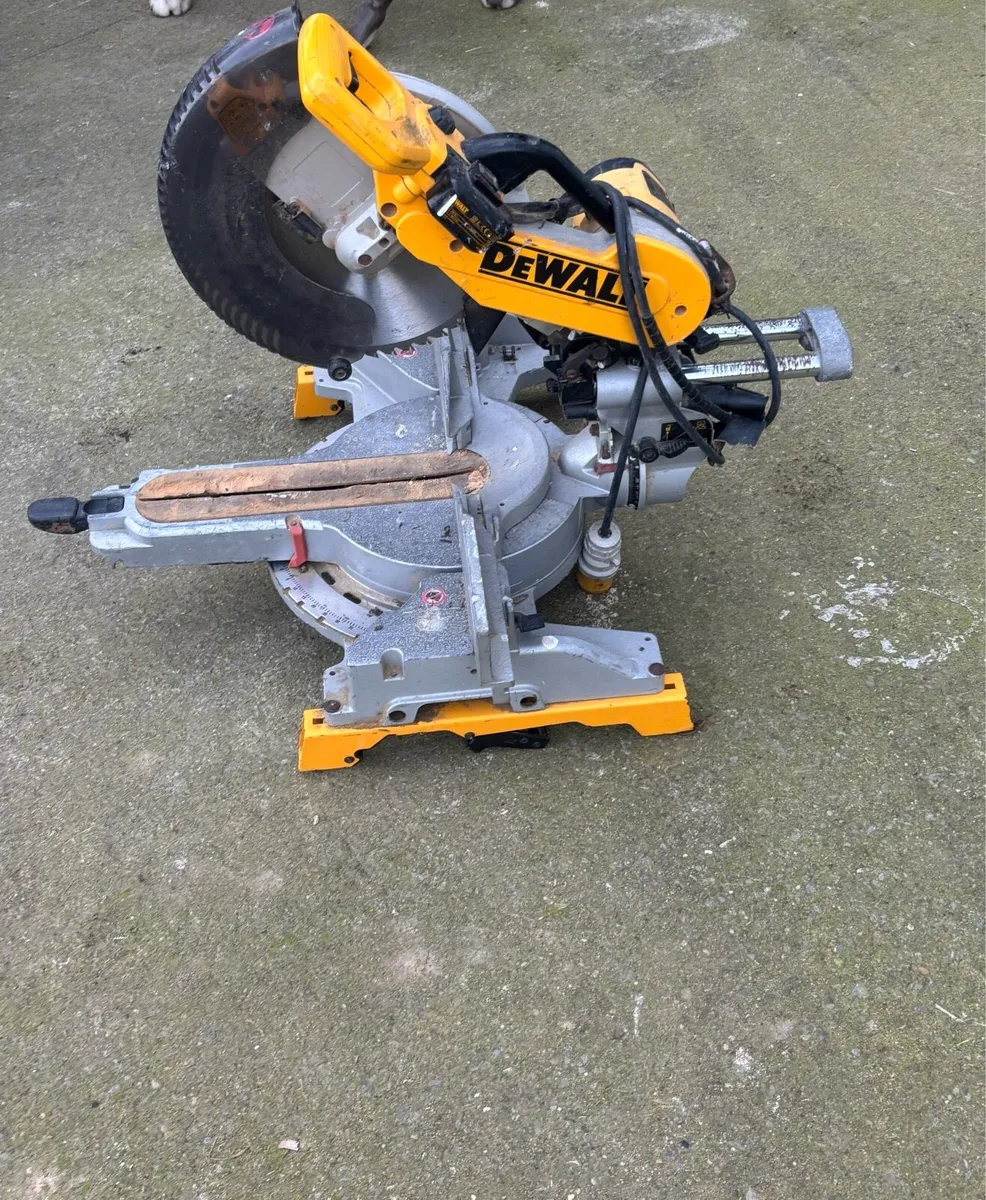DEWALT DW7T8V chop saw - Image 3