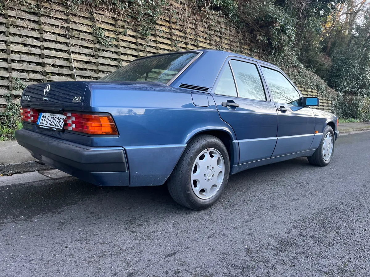 ONLINE AUCTION 1993 MERCEDES 190E 2.0 AUTO - Image 2