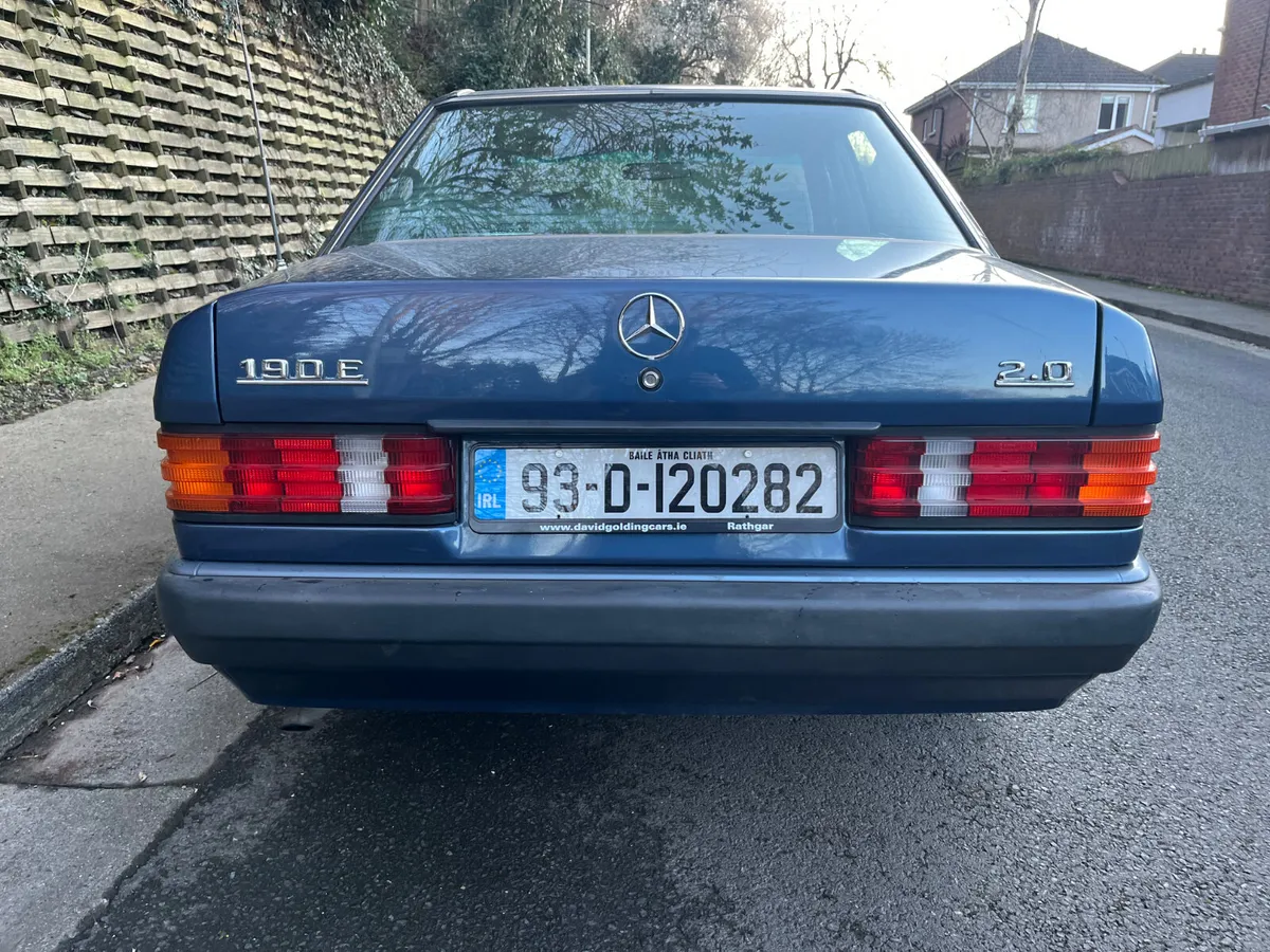 ONLINE AUCTION 1993 MERCEDES 190E 2.0 AUTO - Image 3